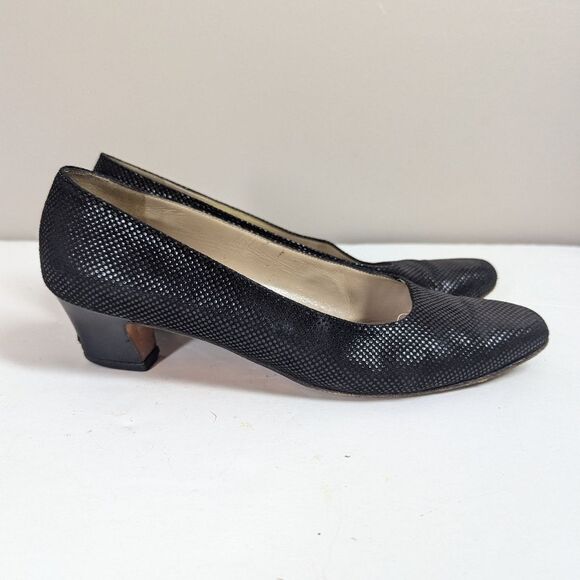 Salvatore Ferragamo Shoes - Salvatore Ferragamo Black Leather Low Heel Pumps – Textured Dot Pattern – Sz 7aa
